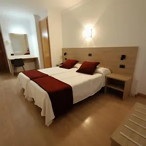 hotel-vilobi.catalonia-hotels.com/